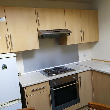 A Double Bedroom Near Glasgow City Centre Not In Great Condition Suitable For Short Stay Buitenkant foto